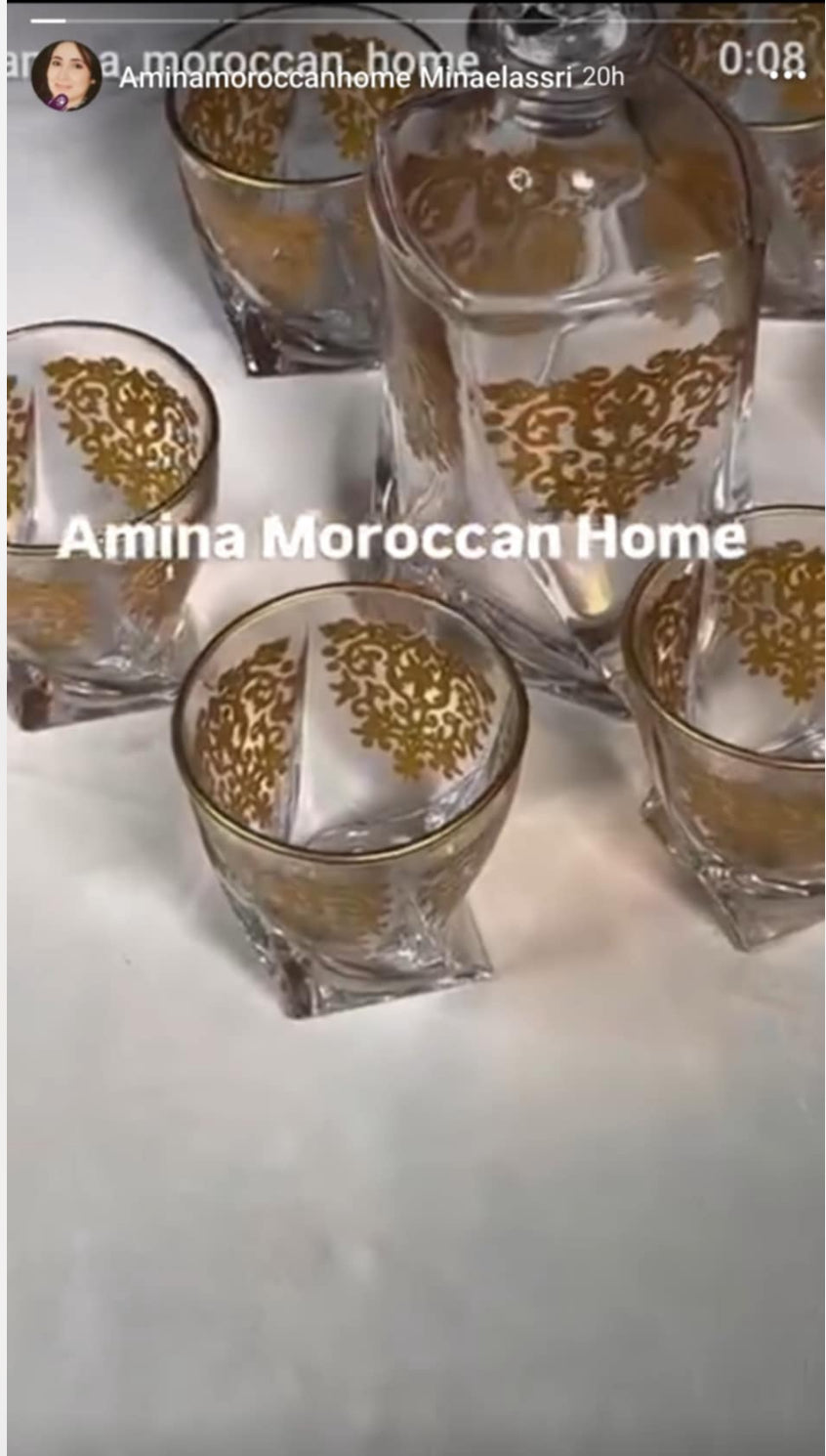 Carafe with six cups