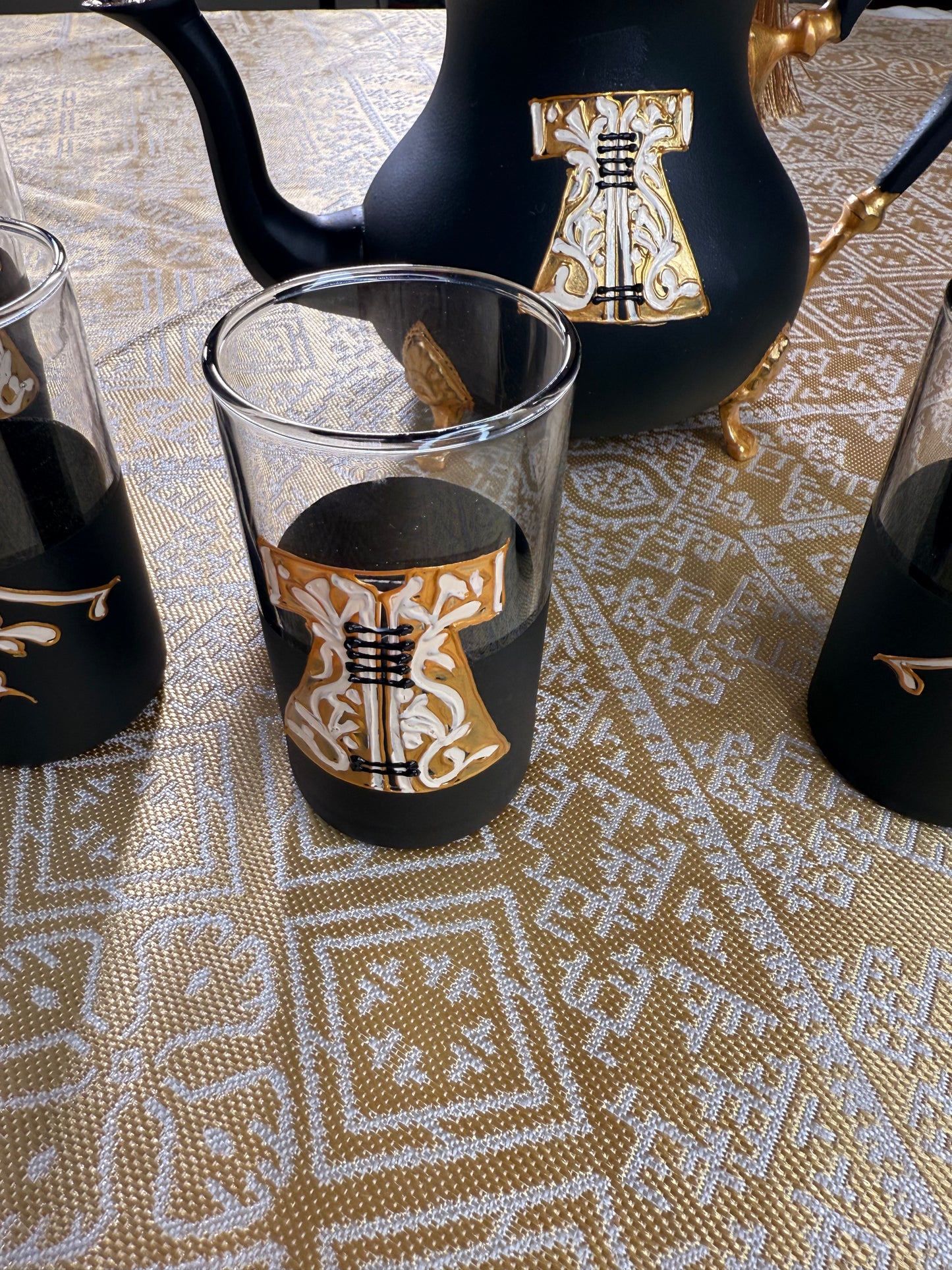 Tea cups (6) and Tea kettle