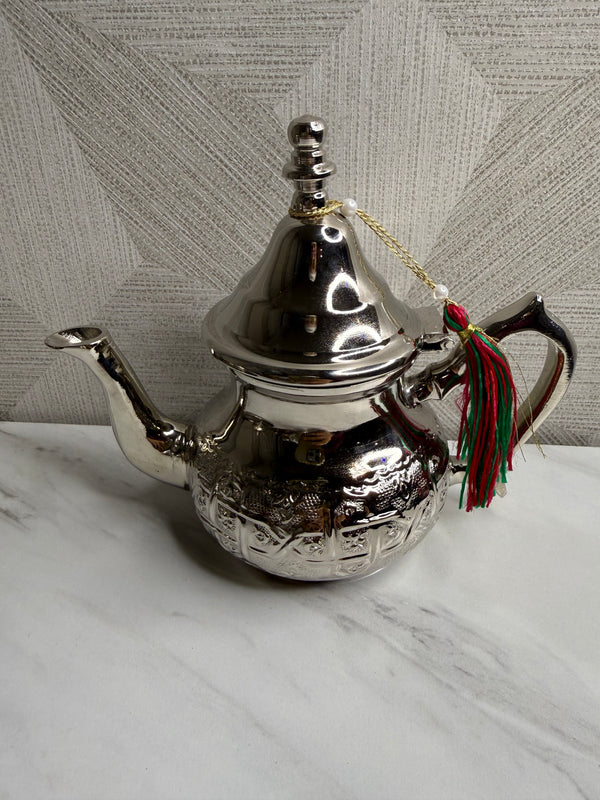 Elegant Moroccan Silver Teapot – Traditional Design